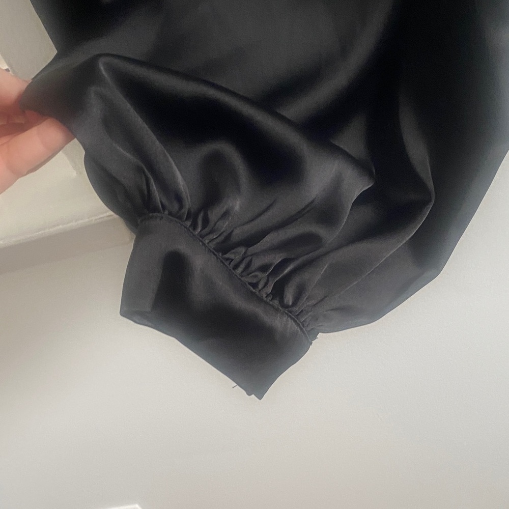 Black Wide Leg Satin like Balloon Pants - Picture 4 of 4